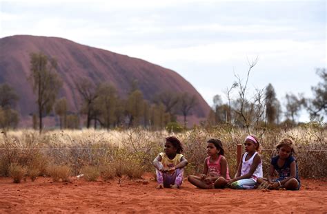 9 Spectacular Photos Of Uluru And Its Traditional Custodians