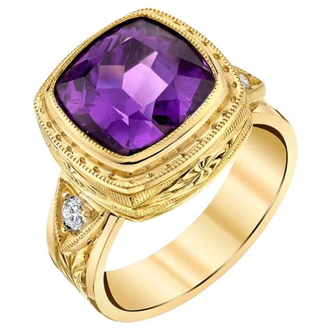 1.90 Carat Violet Sapphire Cushion Yellow Gold Engraved Bezel Band Signet Ring For Sale at 1stDibs