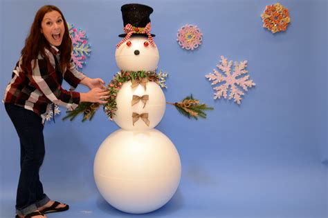 EPS Foam Snowman | Universal Foam Products | Styrofoam & EPS Foam Blocks & Sheets