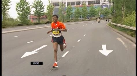 Haile Gebrselassie: 2012 Great Manchester 10K Run (with interviews ...