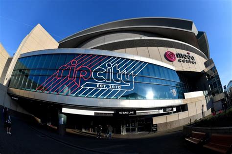 Portland Trail Blazers Set Up $1.4 Million Fund to Cover Wages of 1,000 Arena Workers During NBA ...