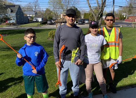 Cleanup stations installed at four Riverhead beaches - Riverhead News Review