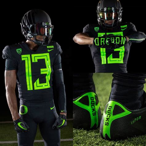 Oregon Football Unveils New Round Of Sick Uniforms For 2018-2019 Season (PICS)