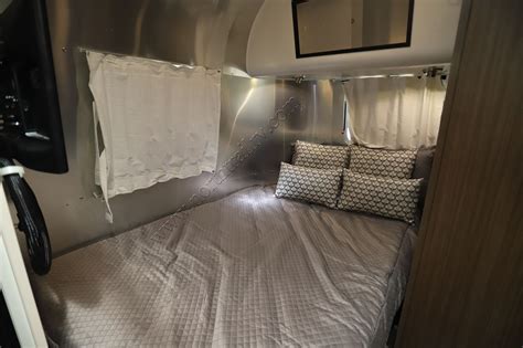 2020 Airstream Caravel 19CB 15316-1