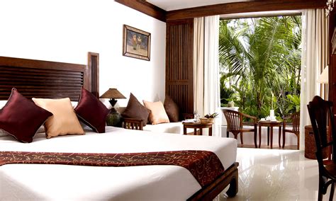 Safari Beach Hotel's accommodation/restaurants Patong Beach Phuket