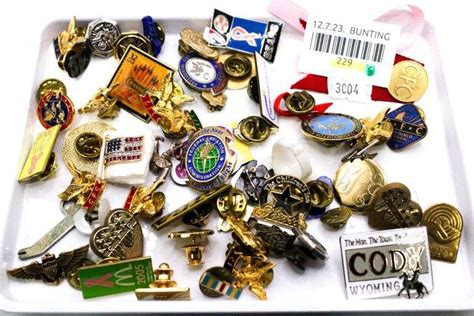 Lapel Pins and Merit Awards - Bunting Online Auctions