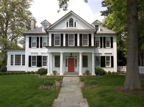 These 20 Colonial Style Homes Will Have You Feeling Warm and Cozy