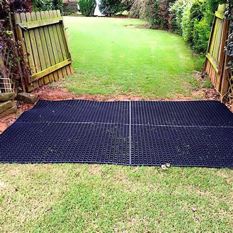 Rubber Grass Mats / Rubber Grass Mats for Playgrounds and Outdoor Use