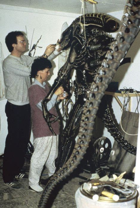 Aliens Behind-The-Scenes - Alien vs. Predator Galaxy