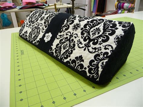 Quilted Silhouette Cameo Cozy | Silhouette cameo crafts, Silhouette tutorials, Silhouette cameo
