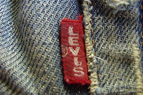 What is the red tab? Denim FAQ answered by Denimhunters