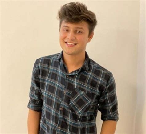 Nitish Bhaluni Height, Age, Girlfriend, Family, Biography & More ...