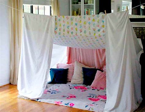 How To Build A Blanket Fort Over A Bed - Bed Western