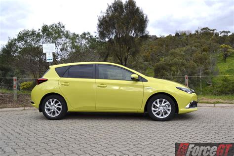 2016 Toyota Corolla Hybrid Review