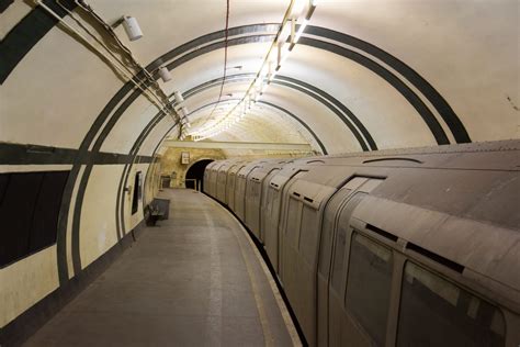 A Guide to London's Underground Abandoned Ghost Stations - Londontopia