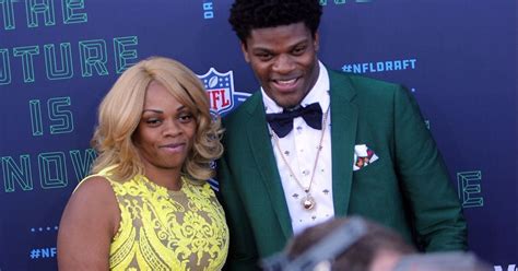 Lamar Jackson Family - His birthday, what he did before fame, his ...