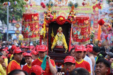 Bà Thiên Hậu - người phụ nữ được thờ trong ngôi chùa cổ nhất Sài Gòn và ...