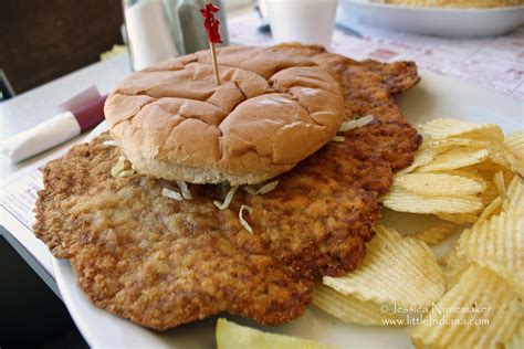 Lumpy’s Cafe in Cambridge City, Indiana: Perfect Pork Tenderloin Sandwiches - Paperblog