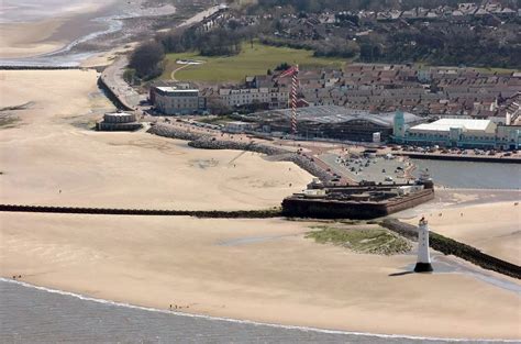 Stunning pictures of New Brighton lighthouse - Liverpool Echo