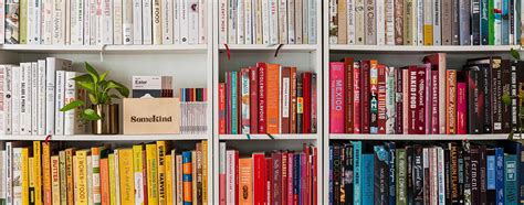 How To Make a Home Library: 16 Tips - Hippo