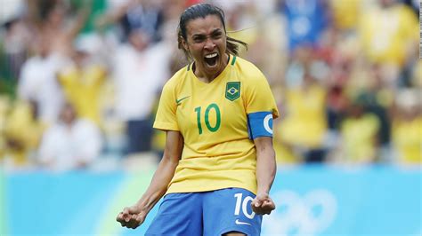 Marta, the best soccer player in history, reveals what she enjoys most about football | Video ...