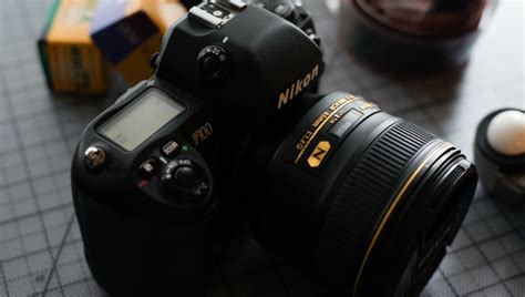 Fstoppers Reviews the Nikon F100 | Fstoppers