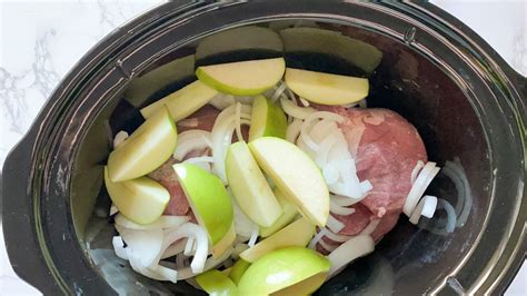 Slow Cooker Pork And Sauerkraut With Apples Recipe