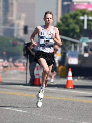 Galen Rupp 'has a blast,' runs away with Olympic trials in first marathon