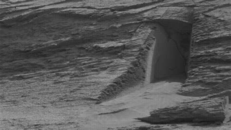 NASA picture of Mars 'doorway' spawns conspiracy theories - this is what you're really looking ...