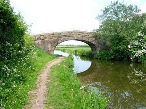 Lancaster Canal - New bridge (Bridge 28)