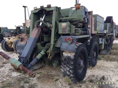 Surplus 1989 Oshkosh M984A1 8x8 Wrecker in Gatesville, Texas, United States (GovPlanet Item #780011)