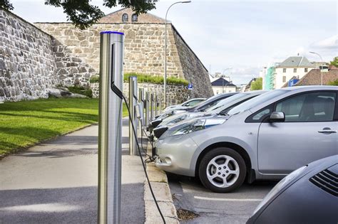 Electric car charging stations are on the rise in US. California leads ...