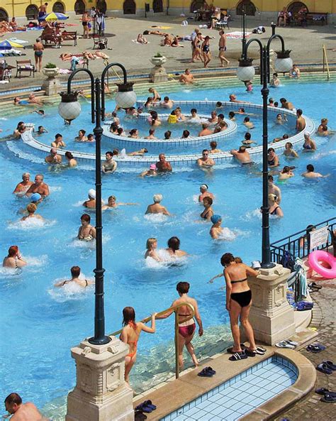 Szechenyi Thermal Bath Whirlpool – Baths Budapest