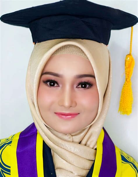 Tutorial Hijab Wisuda Simple dan Elegan. Membuat Anda Makin Tampil Cantik - SERBA TUTORIAL