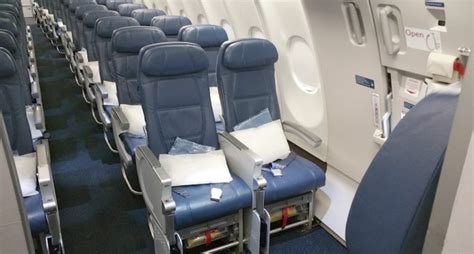 Delta A330-200 Seat Map - Airportix