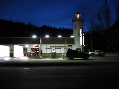 Gas Station: Edward Hopper Gas Station