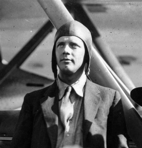 File:Charles Lindbergh on USS Saratoga (CV-3) 1928.jpg - Wikimedia Commons