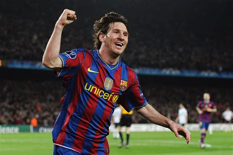 Superstar Lionel Messi hands FC Barcelona a transfer request