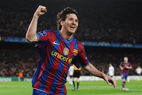 Superstar Lionel Messi hands FC Barcelona a transfer request