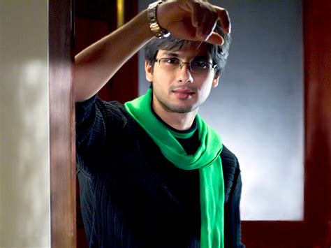 shahid kapoor in a still from teri meri kahani | Shahid Kapoor movie ...