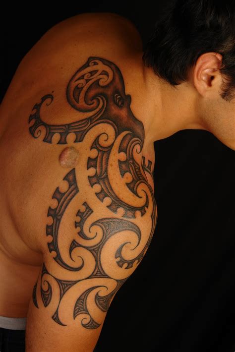 MAORI POLYNESIAN TATTOO: Maori Octopus Design Shoulder Tattoo