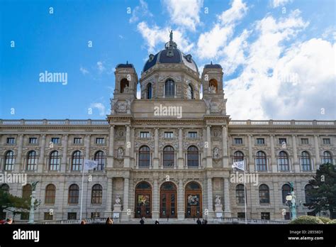 Vienna, Austria - March 2020: Kunsthistorisches Museum architecture ...