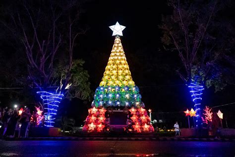 Paskong Pinoy Sa Kapitolyo (Province of Catanduanes) Christmas Lighting ...