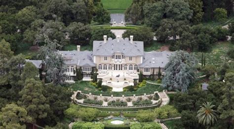 20 Photos of Oprah Winfrey's $90 Million Montecito Home