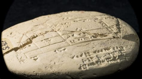 This 3,700-year-old clay tablet shows applied engineering