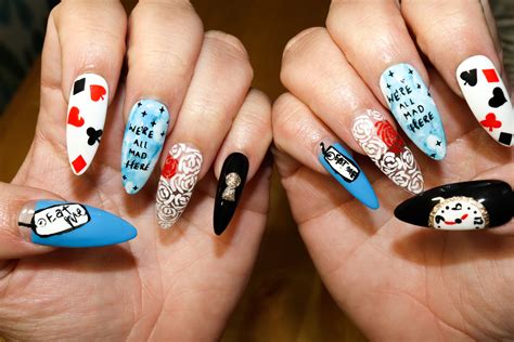 Alice in Wonderland Nails in 2020 | Alice in wonderland nails, Disney acrylic nails, Pretty ...