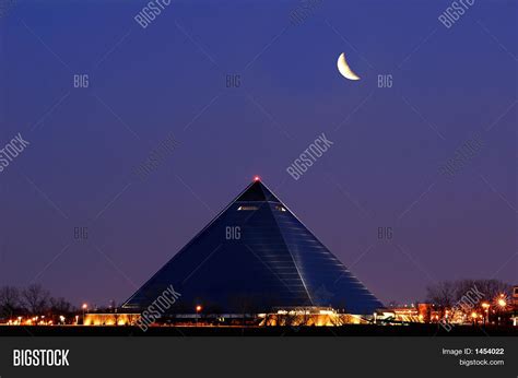 Memphis Pyramid Image & Photo (Free Trial) | Bigstock