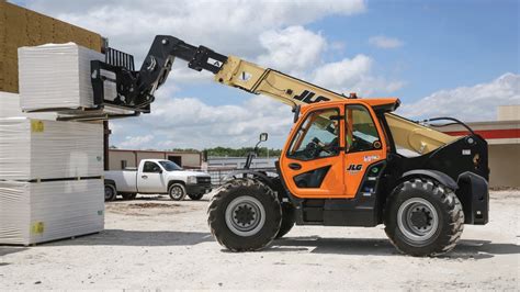 What is a Telehandler and how to choose the right one for your job - SOS First Aid