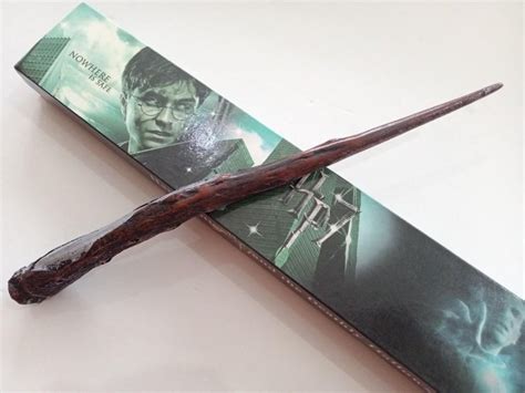 Harry Potter Wand Bellatrix Wand w/ the Box, Hobbies & Toys, Memorabilia & Collectibles, Fan ...