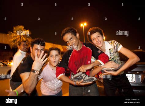 Nightlife Jeddah Saudi Arabia Arabian boys youth Stock Photo, Royalty Free Image: 28121759 - Alamy